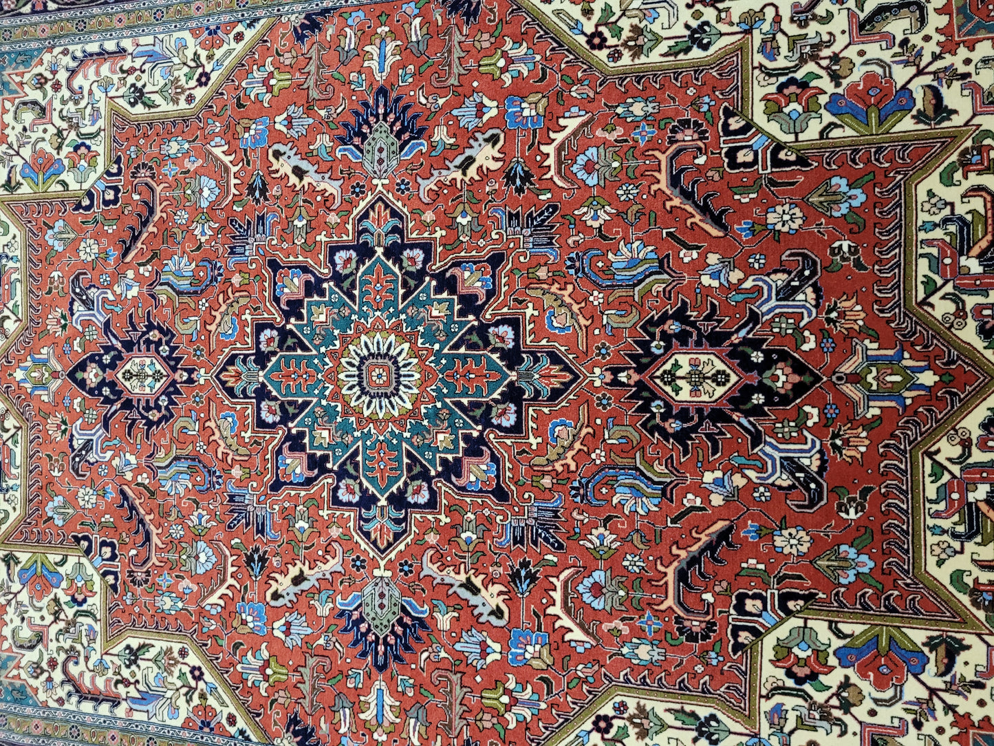 Täbriz Teppich Korkwolle Seide auf Seide Medaillon feine Knüpfung