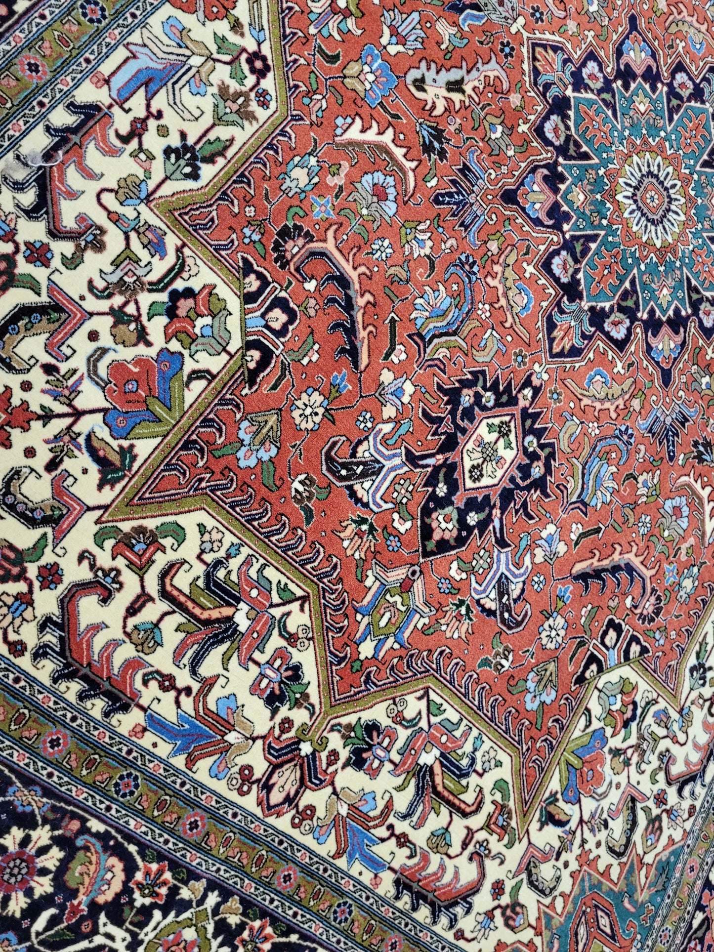 Täbriz Teppich Korkwolle Seide auf Seide Medaillon feine Knüpfung