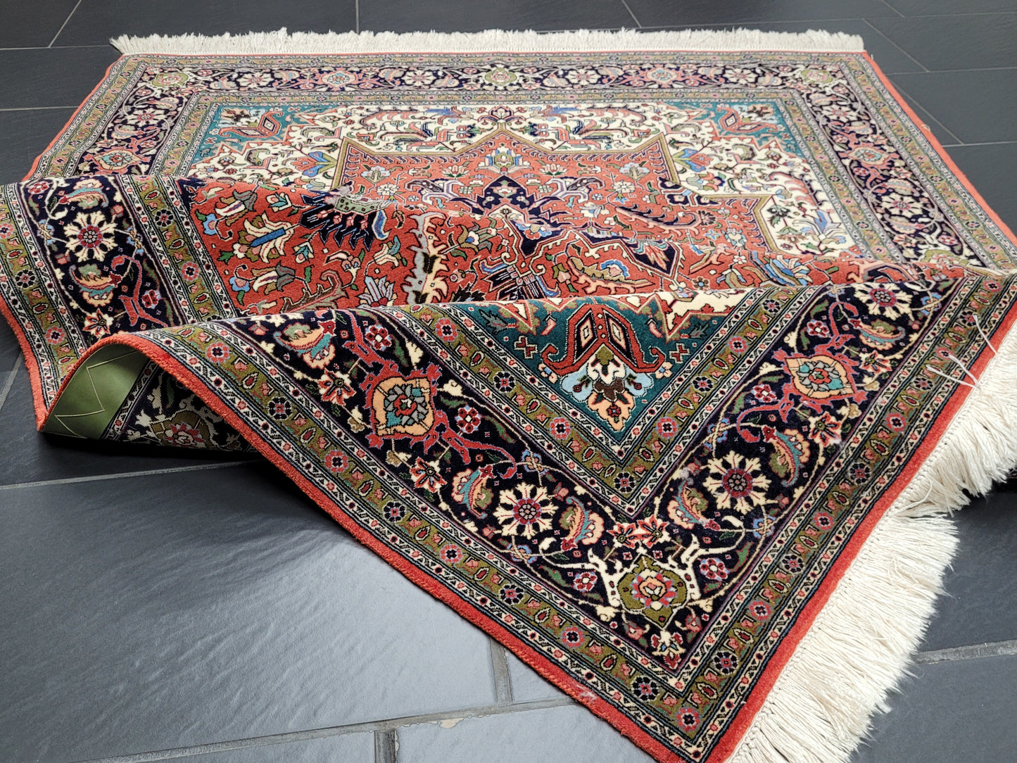 Täbriz Teppich Korkwolle Seide auf Seide Medaillon feine Knüpfung