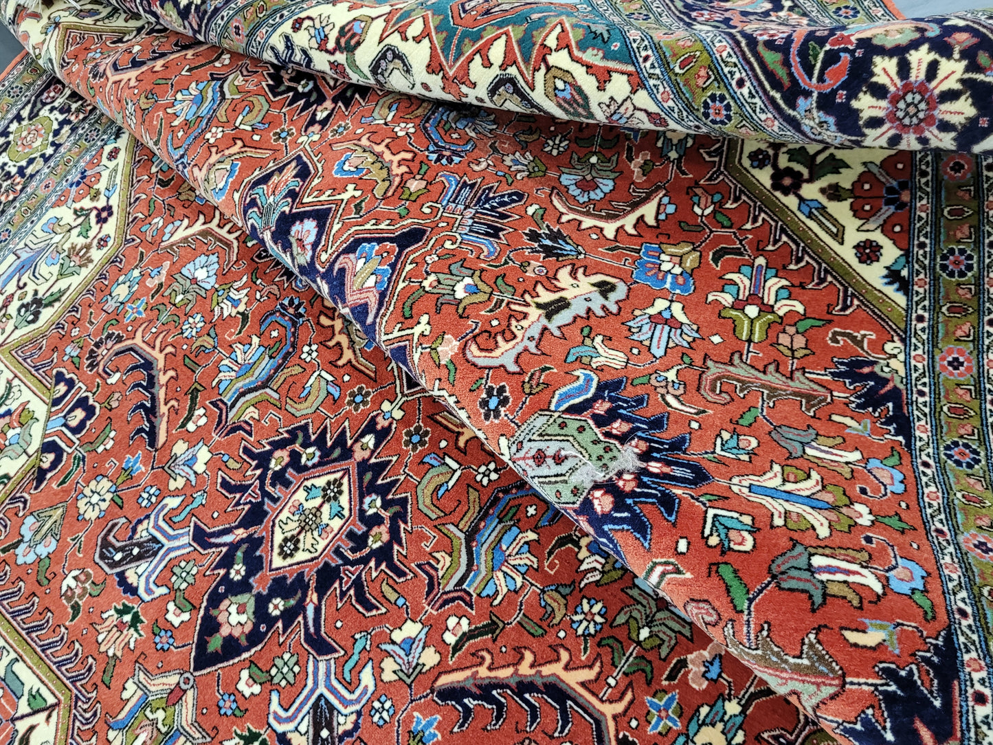 Täbriz Teppich Korkwolle Seide auf Seide Medaillon feine Knüpfung