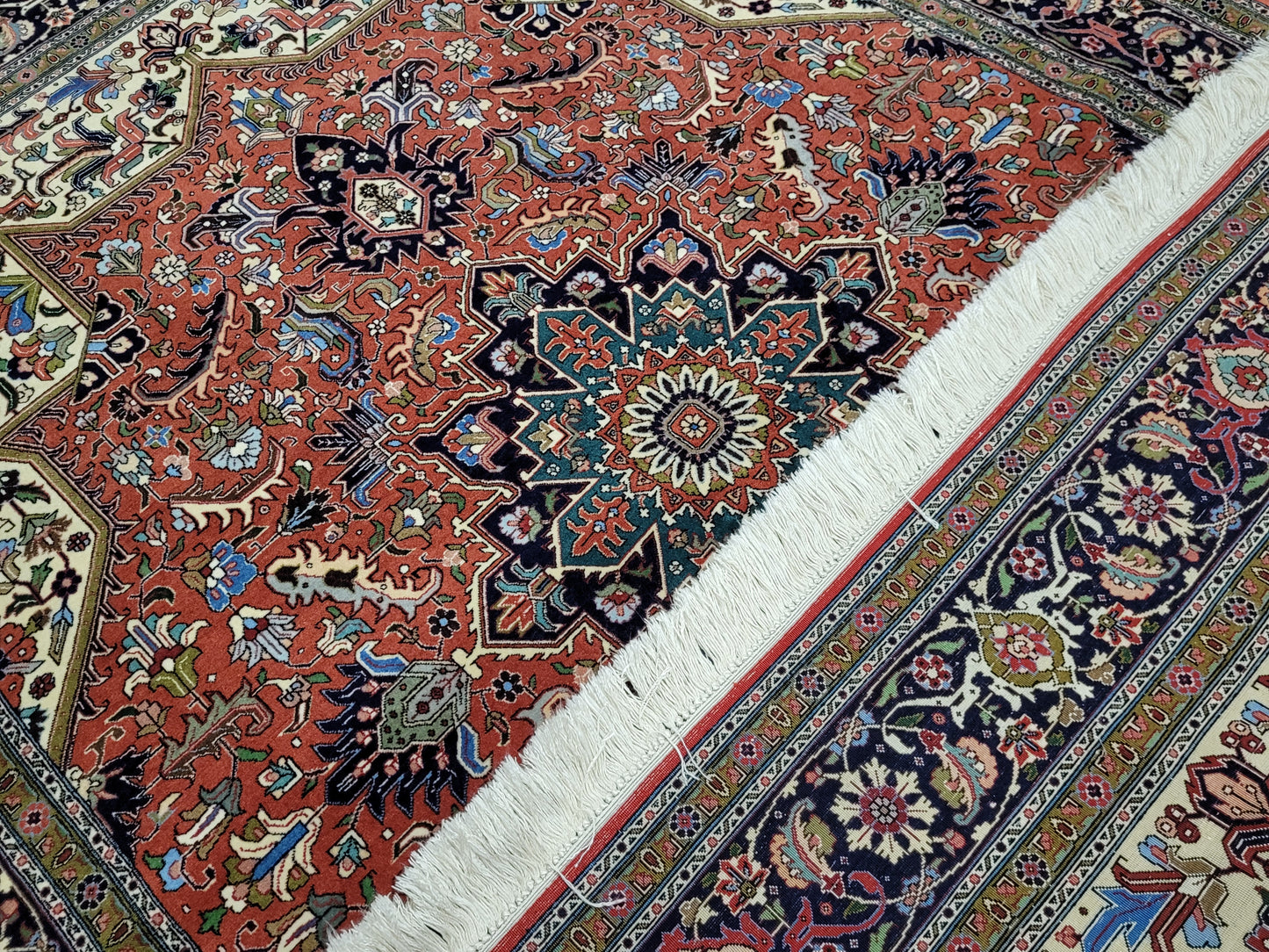 Täbriz Teppich Korkwolle Seide auf Seide Medaillon feine Knüpfung