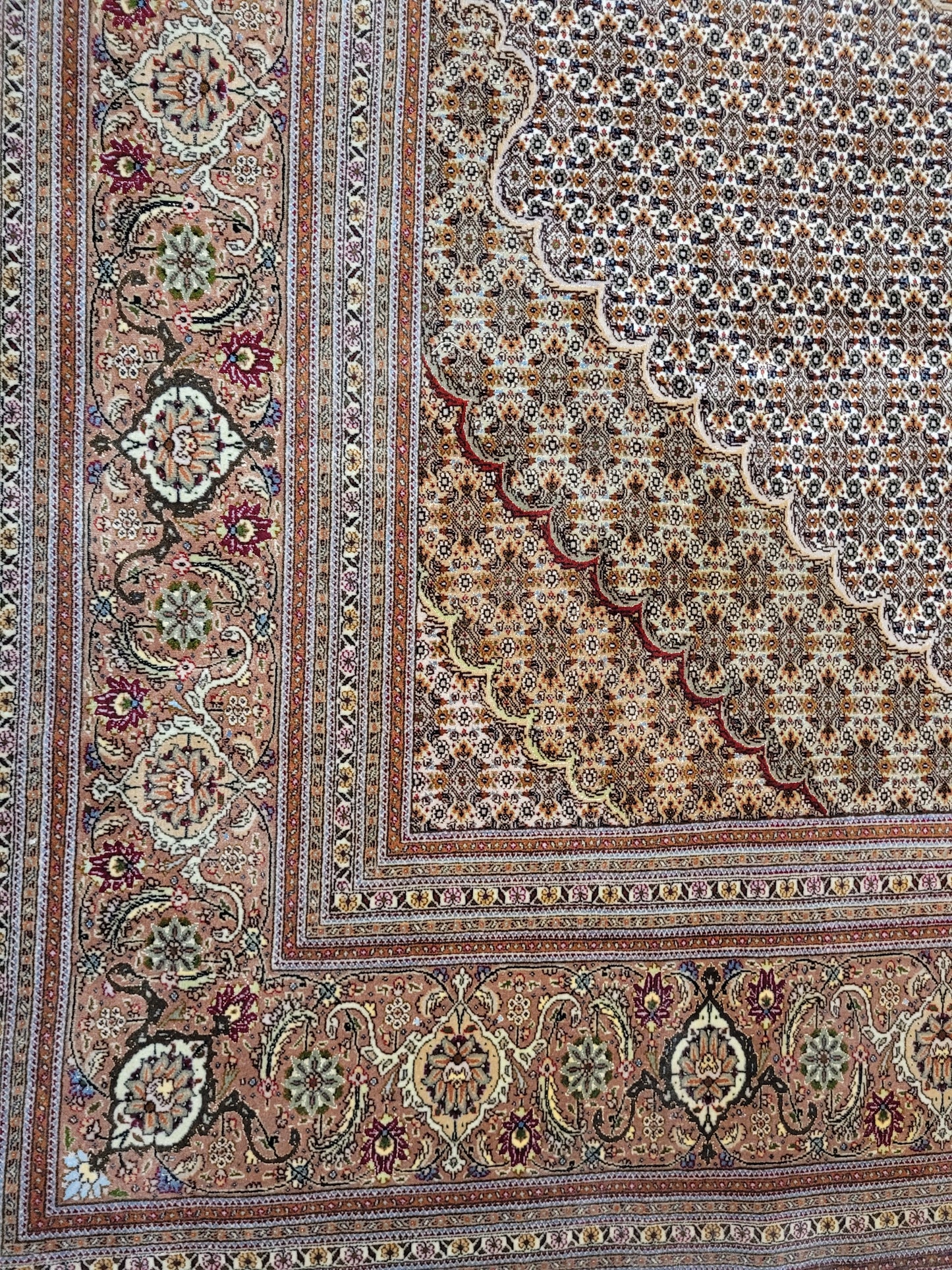 Täbriz Teppich Korkwolle und Seide feine Knüpfung florales Medaillon