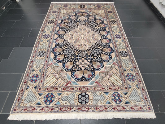 Nain Teppich Wolle mit Seide feine Knüpfung geometrisches Medaillon 310 × 200 cm