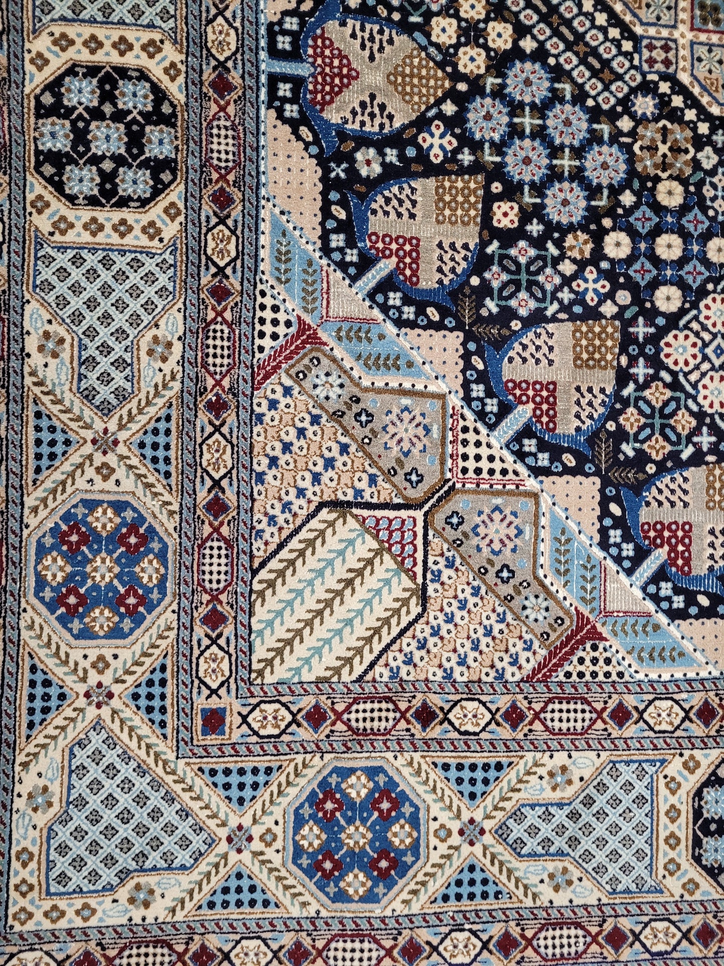 Nain Teppich Wolle mit Seide feine Knüpfung geometrisches Medaillon 310 × 200 cm