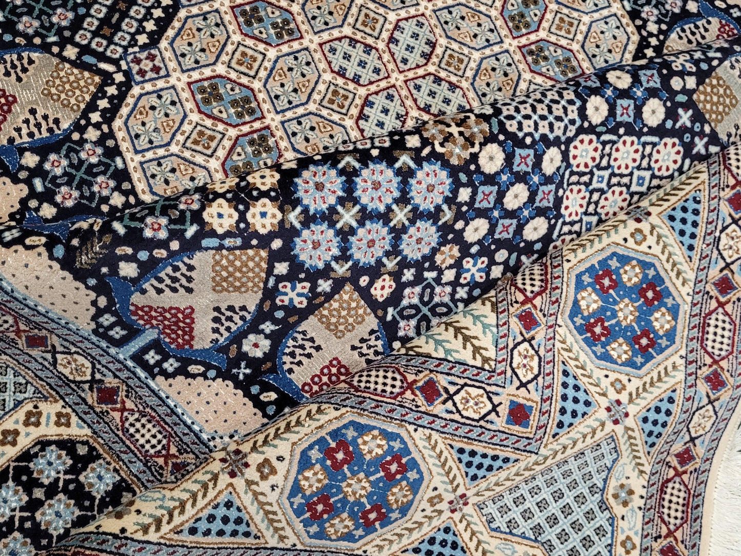 Nain Teppich Wolle mit Seide feine Knüpfung geometrisches Medaillon 310 × 200 cm