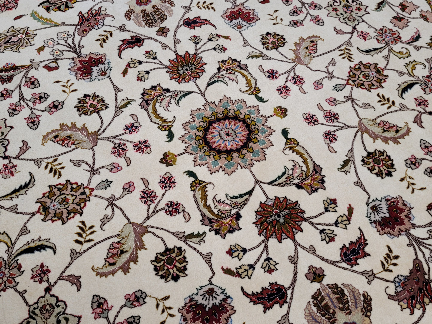 Täbriz Teppich Korkwolle Seide feine Knüpfung 300x250 cm