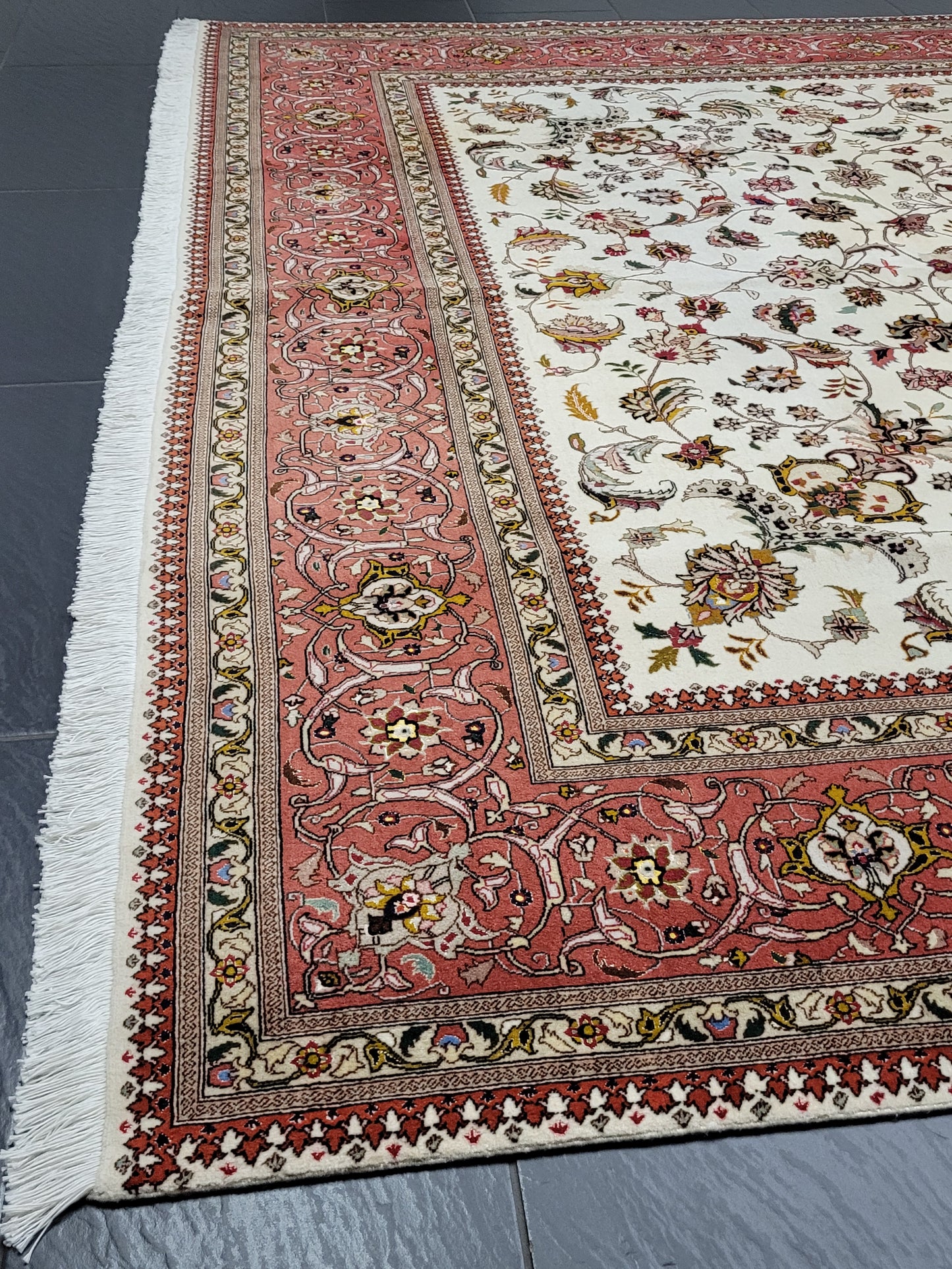 Täbriz Teppich Korkwolle Seide feine Knüpfung 300x250 cm