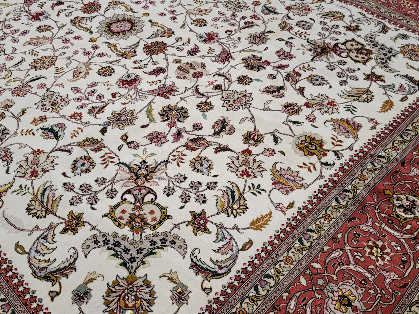 Täbriz Teppich Korkwolle Seide feine Knüpfung 300x250 cm