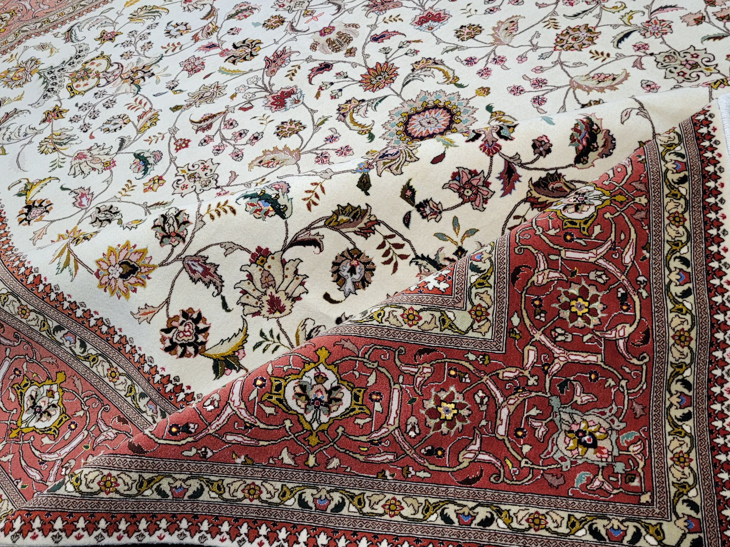 Täbriz Teppich Korkwolle Seide feine Knüpfung 300x250 cm