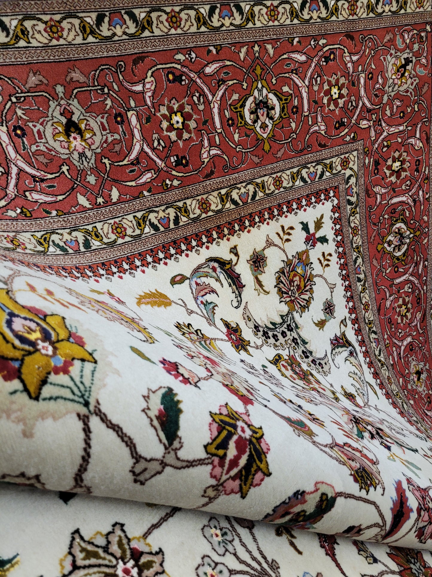 Täbriz Teppich Korkwolle Seide feine Knüpfung 300x250 cm