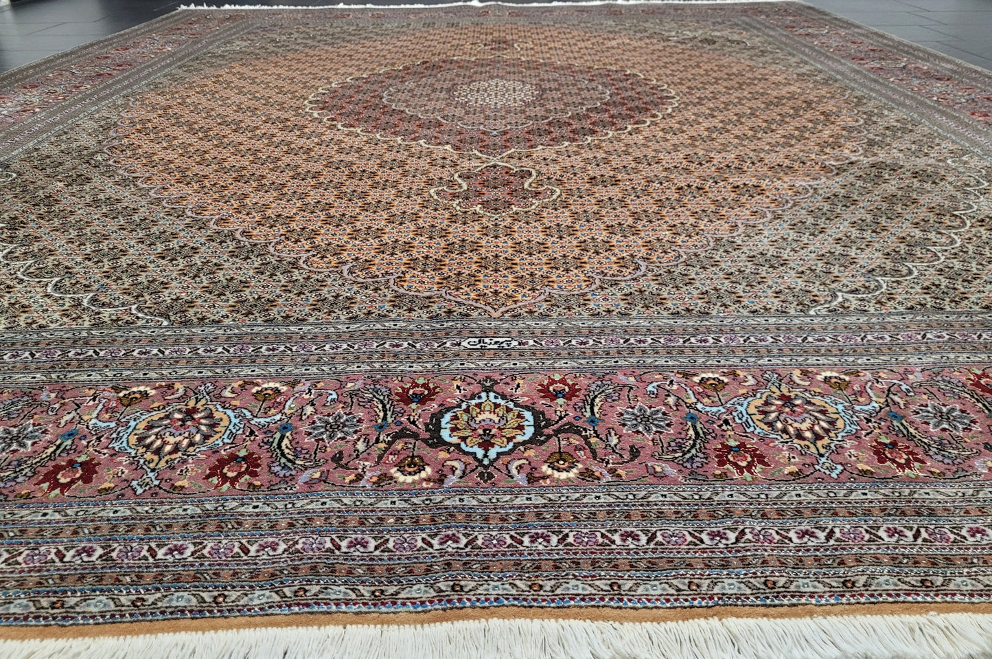 Täbriz Teppich Korkwolle feine Knüpfkunst 300 × 290 cm