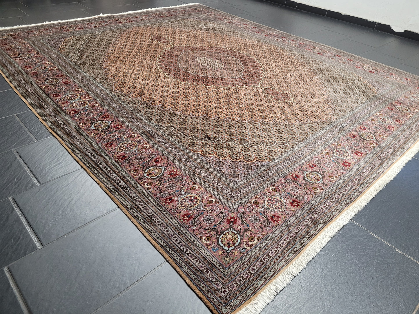 Täbriz Teppich Korkwolle feine Knüpfkunst 300 × 290 cm