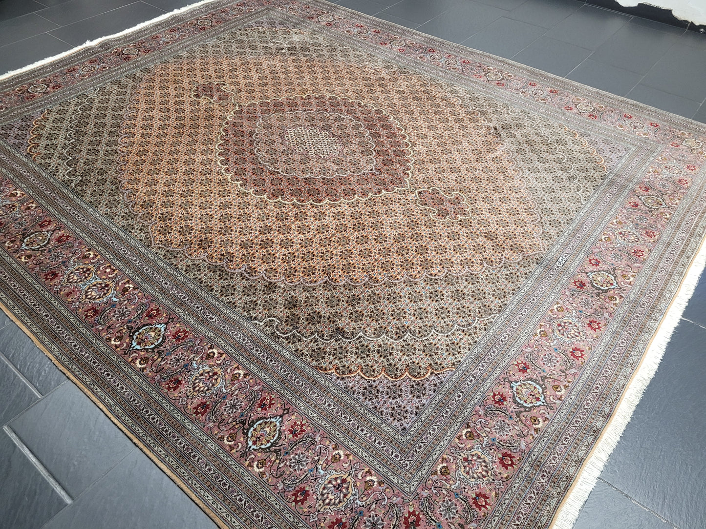 Täbriz Teppich Korkwolle feine Knüpfkunst 300 × 290 cm