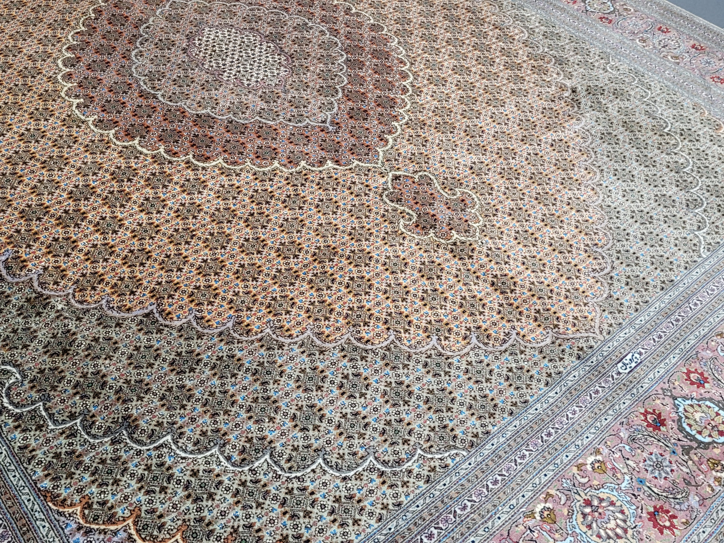 Täbriz Teppich Korkwolle feine Knüpfkunst 300 × 290 cm