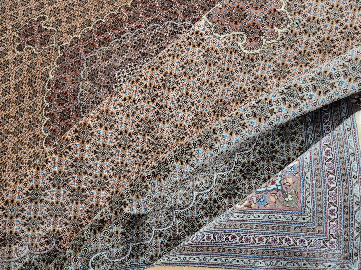 Täbriz Teppich Korkwolle feine Knüpfkunst 300 × 290 cm