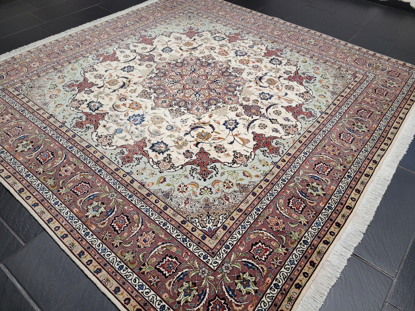 Täbriz Teppich Korkwolle Seide Medaillon feine Knüpfung 250x250 cm
