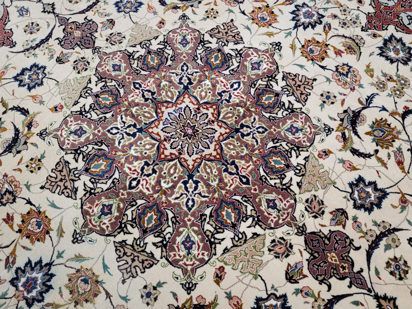 Täbriz Teppich Korkwolle Seide Medaillon feine Knüpfung 250x250 cm