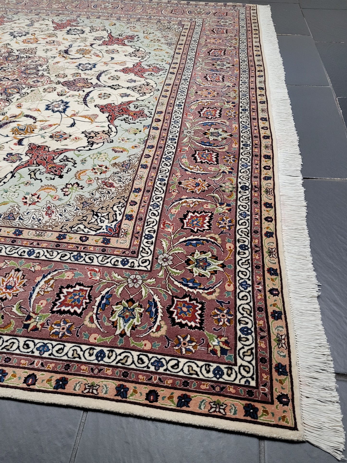 Täbriz Teppich Korkwolle Seide Medaillon feine Knüpfung 250x250 cm