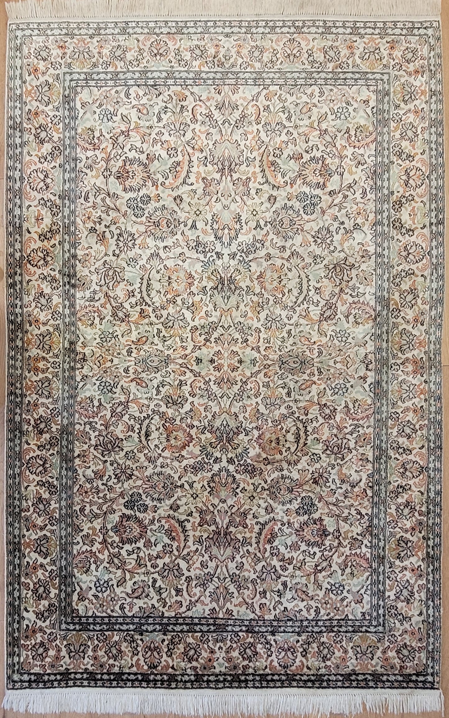 Ghom Seidenteppich 194x130 cm Seide auf Seide feine Knüpfkunst