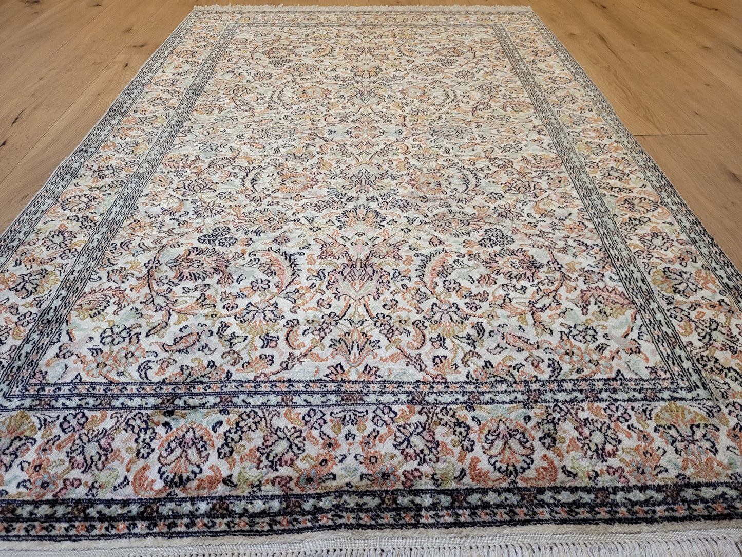 Ghom Seidenteppich 194x130 cm Seide auf Seide feine Knüpfkunst