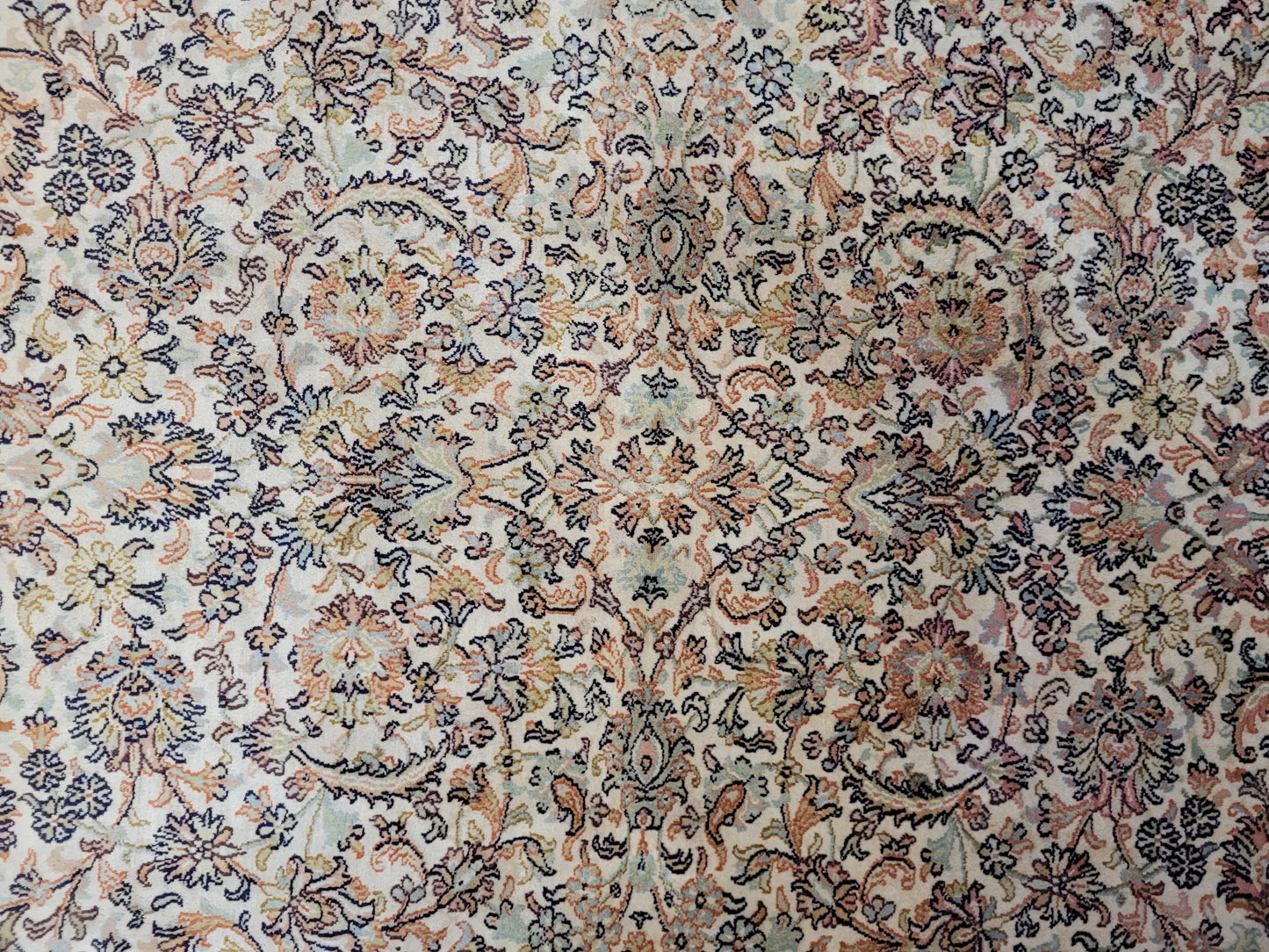 Ghom Seidenteppich 194x130 cm Seide auf Seide feine Knüpfkunst