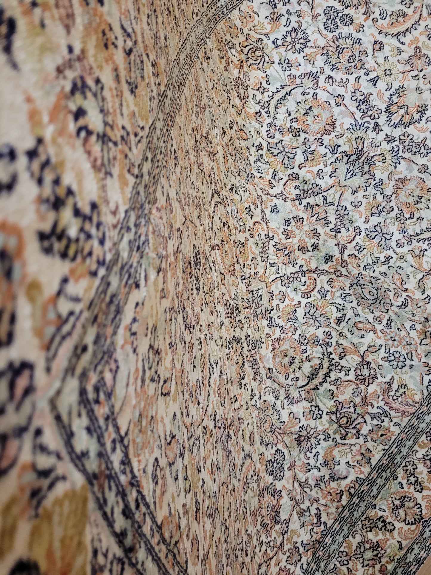 Ghom Seidenteppich 194x130 cm Seide auf Seide feine Knüpfkunst