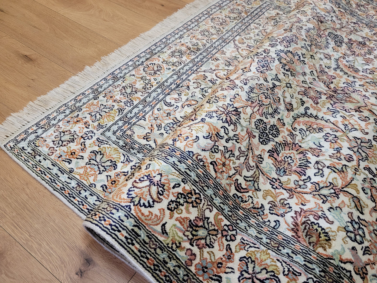 Ghom Seidenteppich 194x130 cm Seide auf Seide feine Knüpfkunst