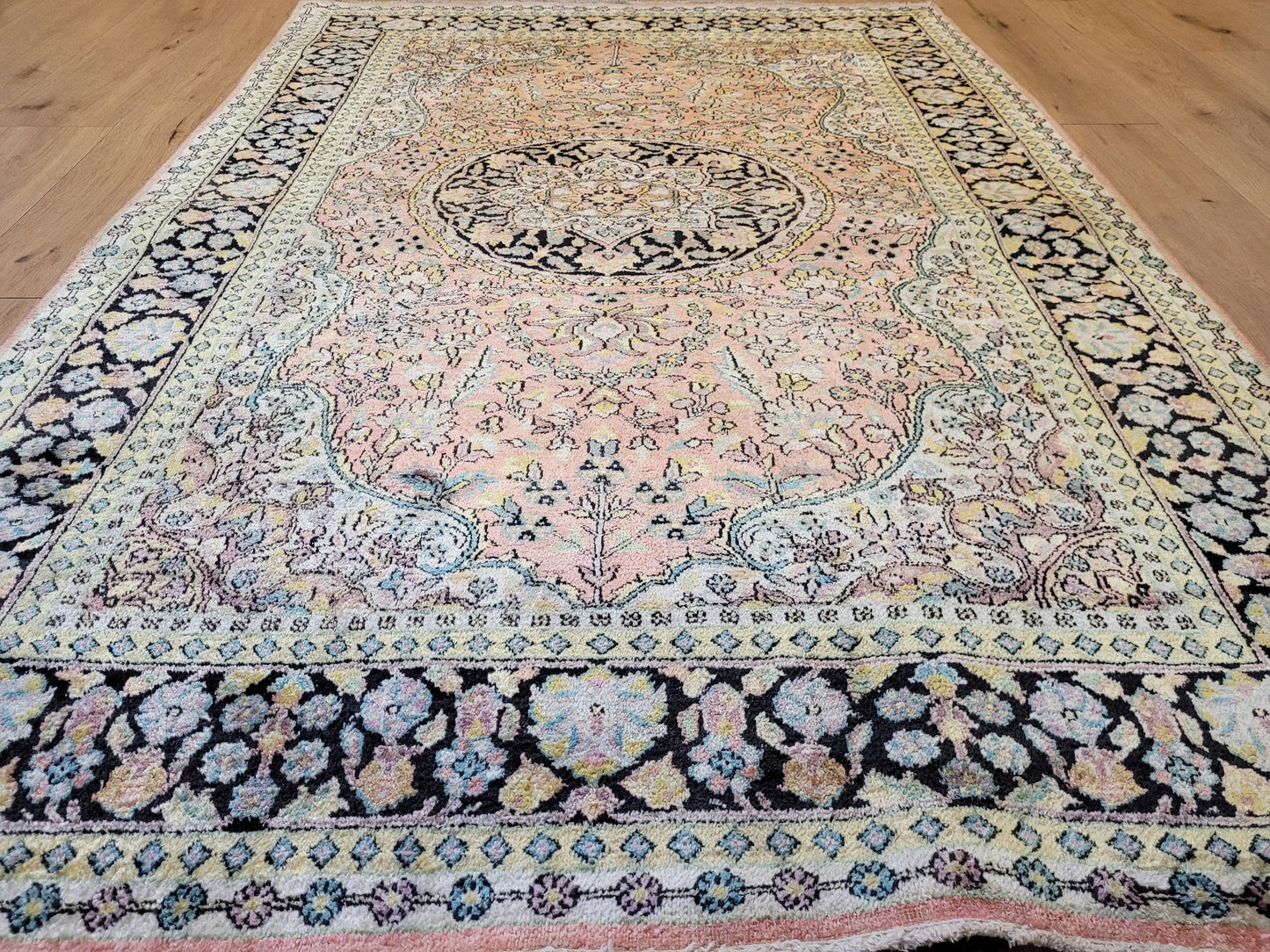 Kaschmir Seidenteppich 182x125 cm florales Medaillon feine Knüpfung