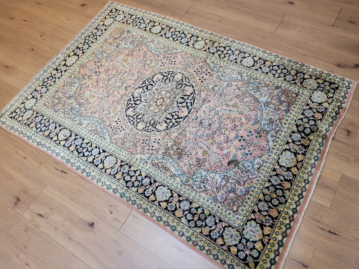 Kaschmir Seidenteppich 182x125 cm florales Medaillon feine Knüpfung