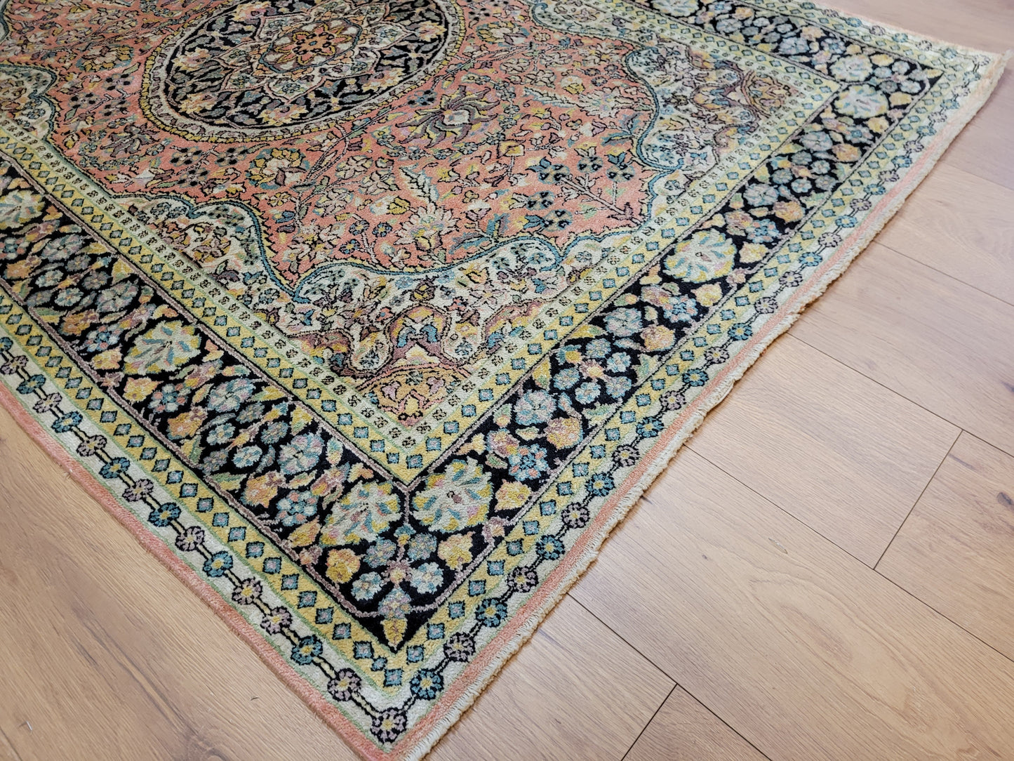 Kaschmir Seidenteppich 182x125 cm florales Medaillon feine Knüpfung