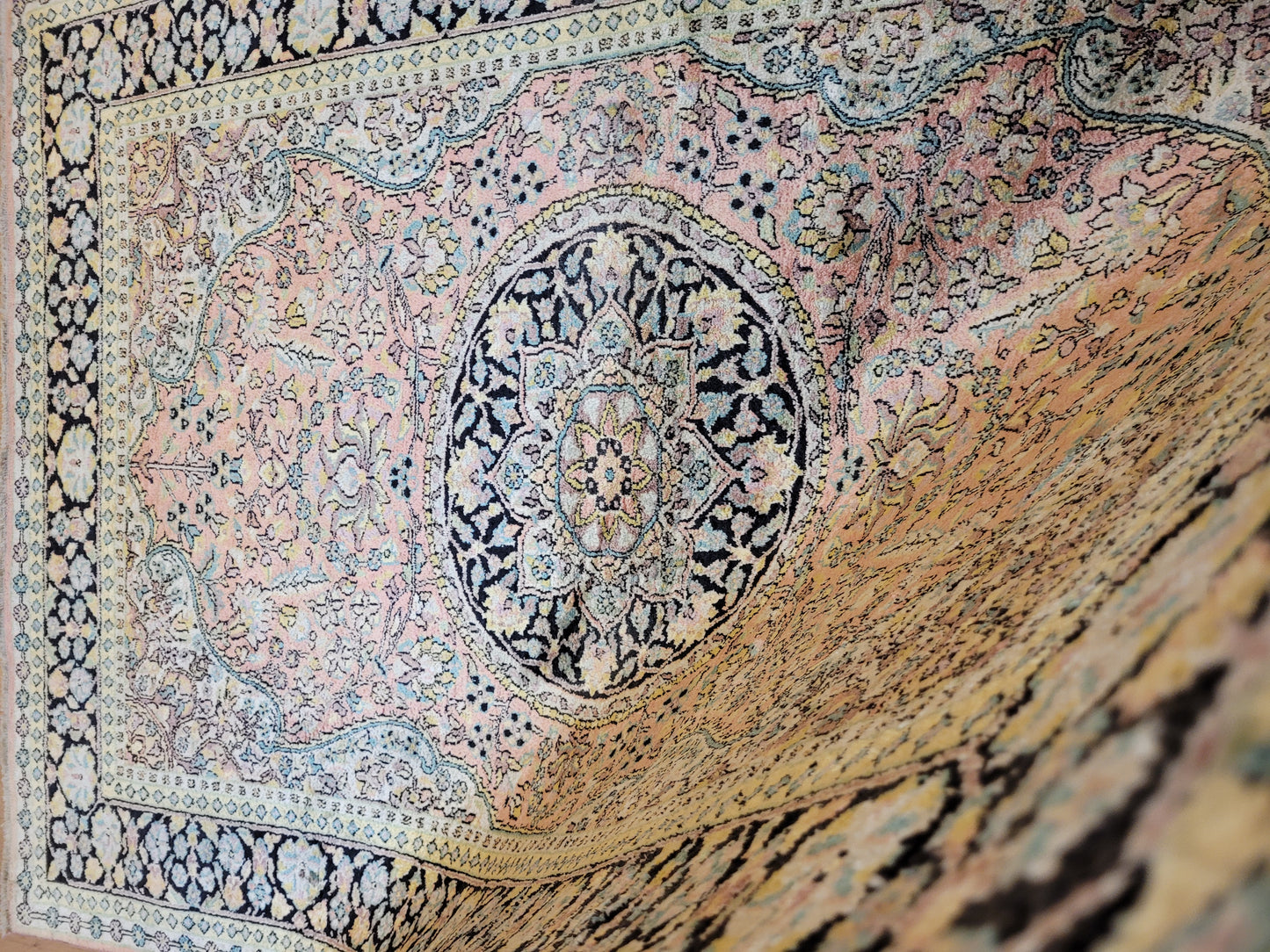 Kaschmir Seidenteppich 182x125 cm florales Medaillon feine Knüpfung