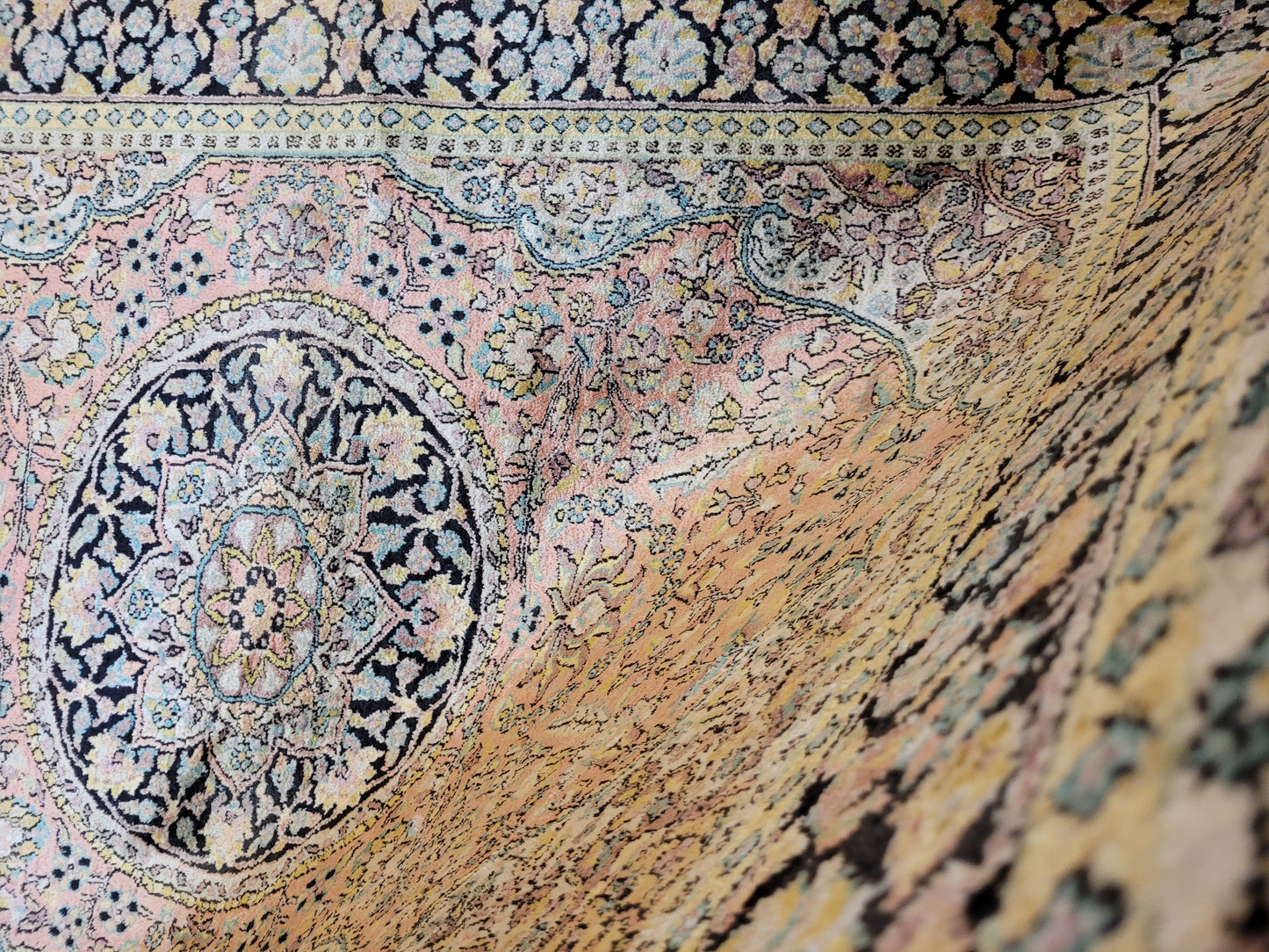 Kaschmir Seidenteppich 182x125 cm florales Medaillon feine Knüpfung