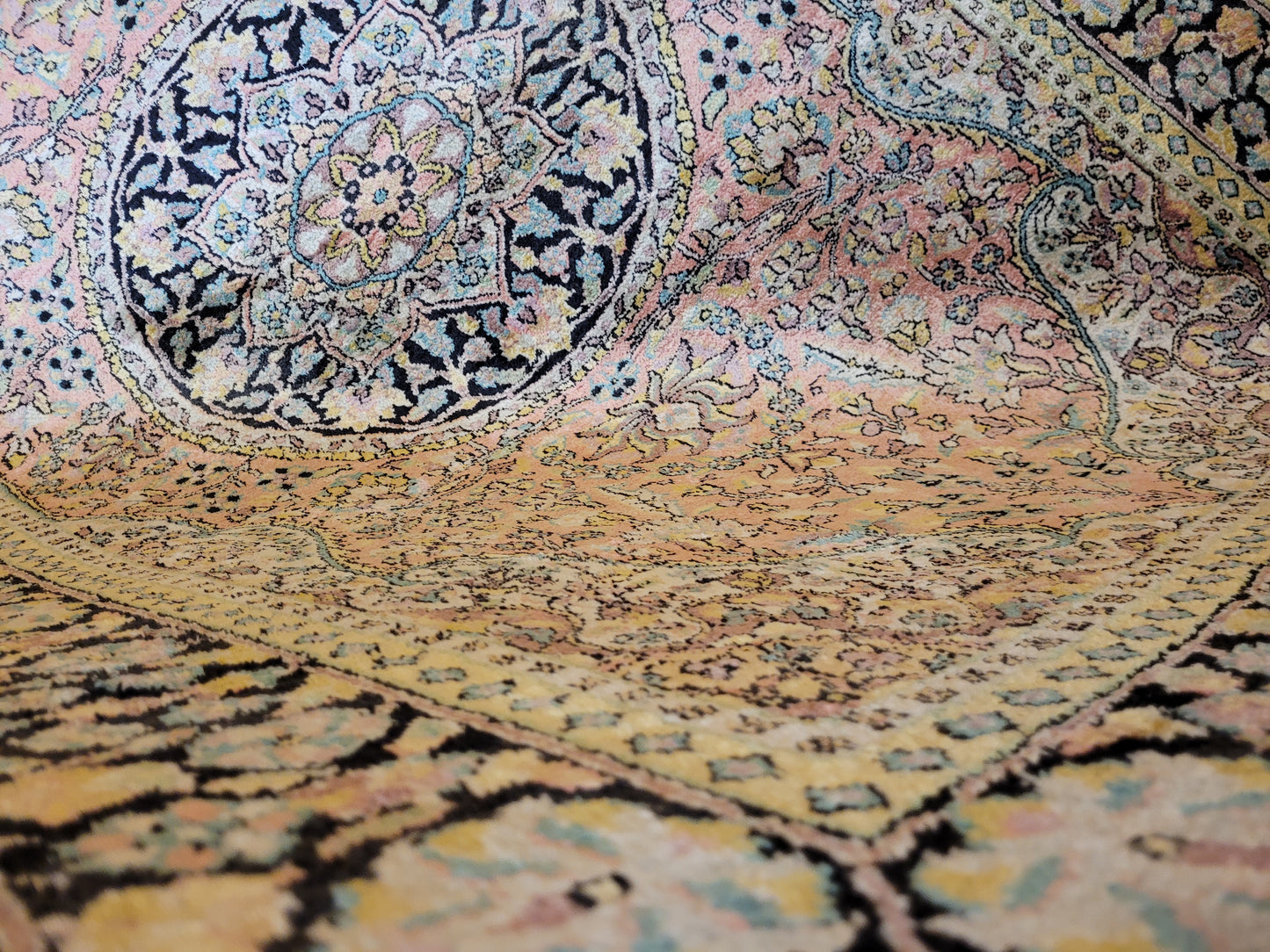 Kaschmir Seidenteppich 182x125 cm florales Medaillon feine Knüpfung