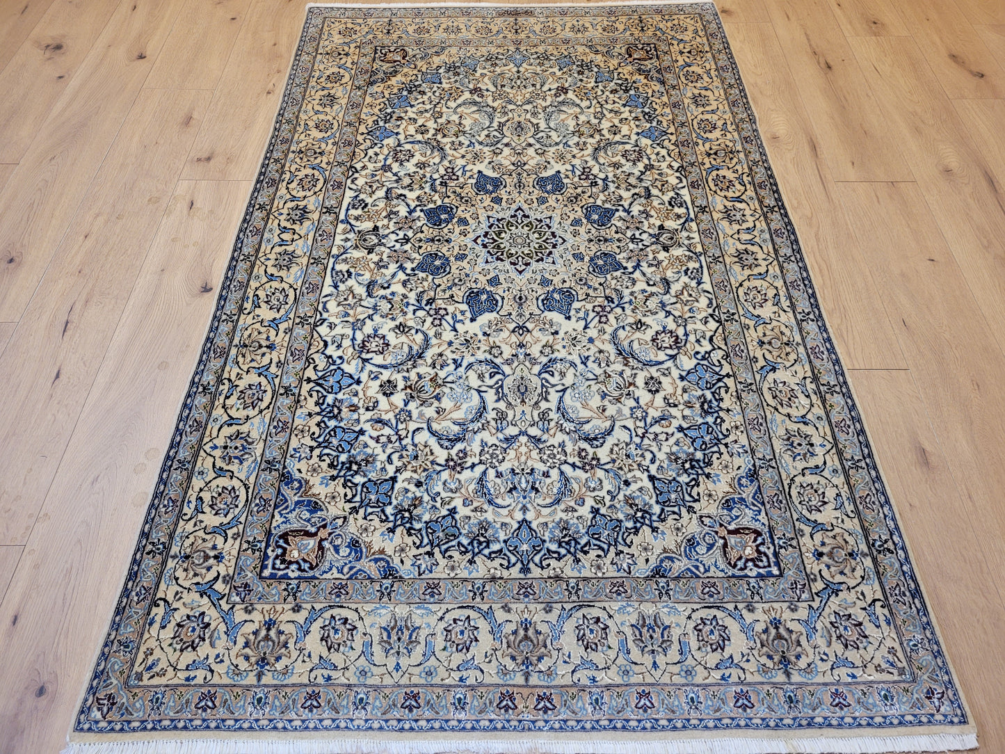 Nain Teppich Korkwolle Seide Habibyan fein 205x126 cm