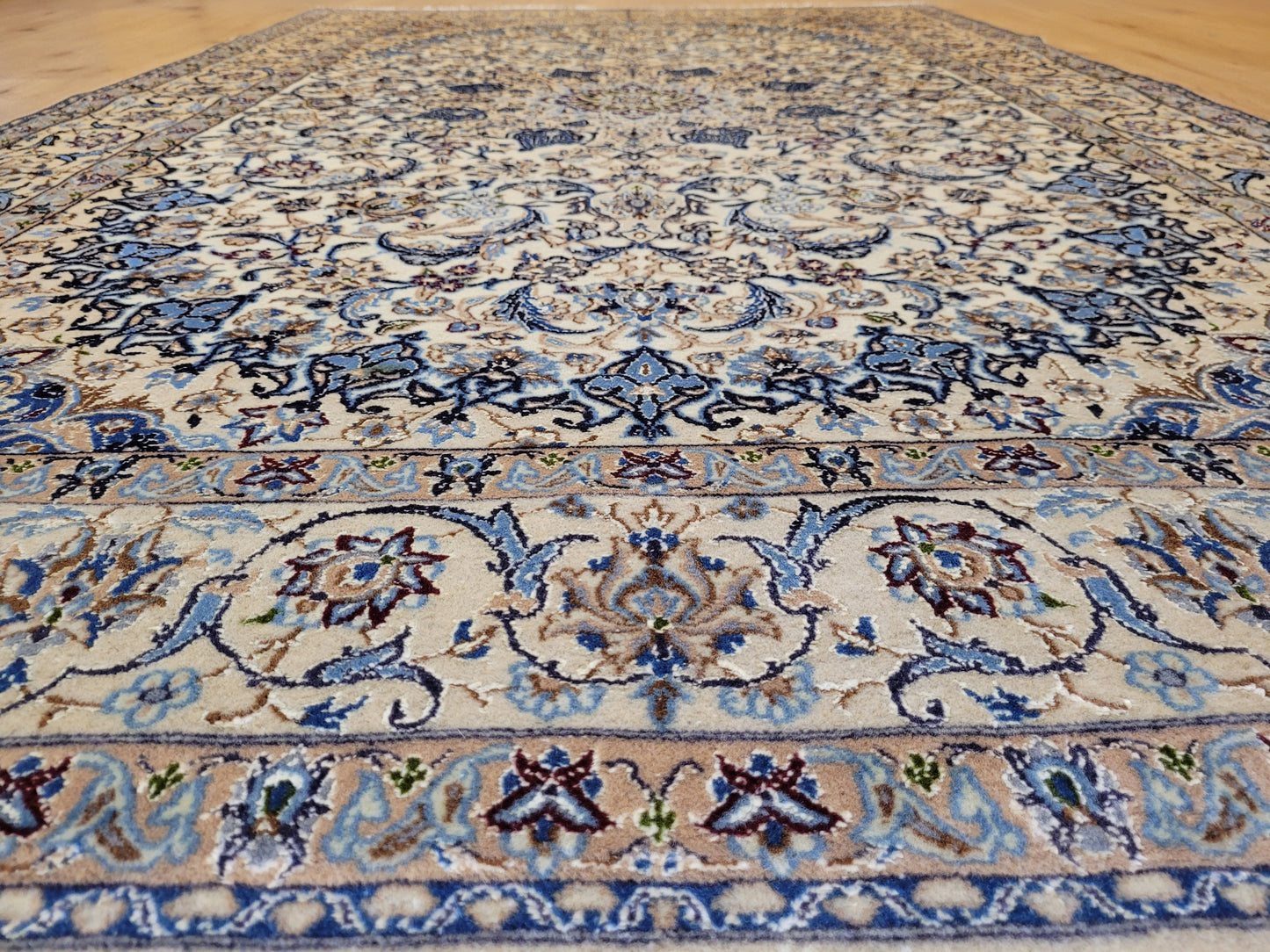 Nain Teppich Korkwolle Seide Habibyan fein 205x126 cm