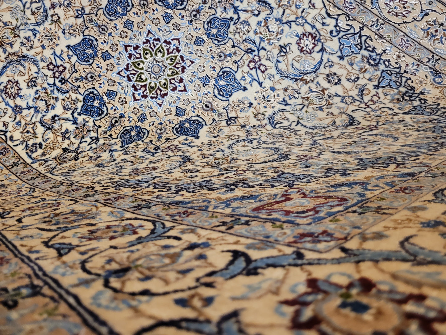 Nain Teppich Korkwolle Seide Habibyan fein 205x126 cm