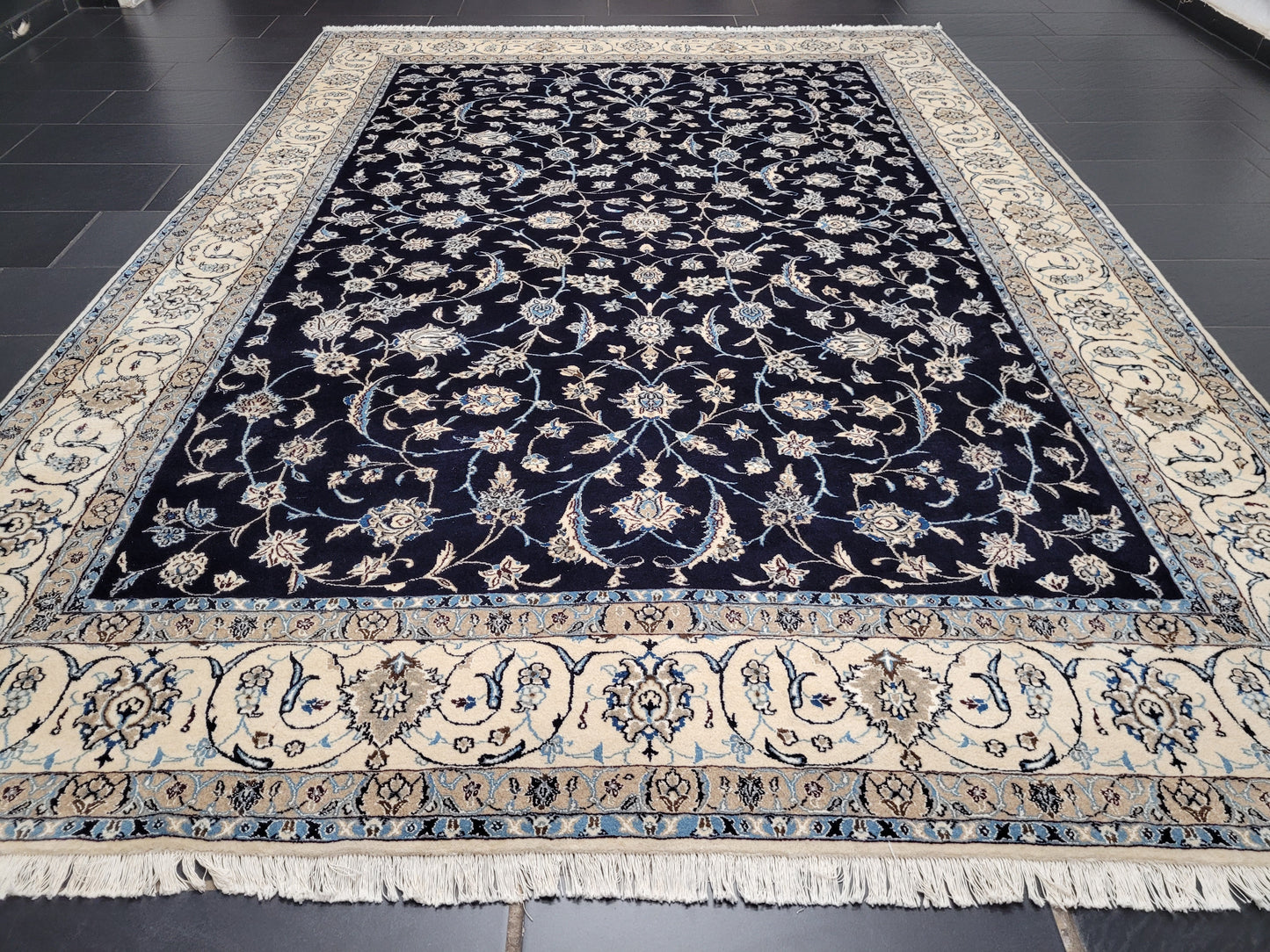 Nain Teppich 340x240 cm feine Wolle mit Seide klassisches Blumenmuster