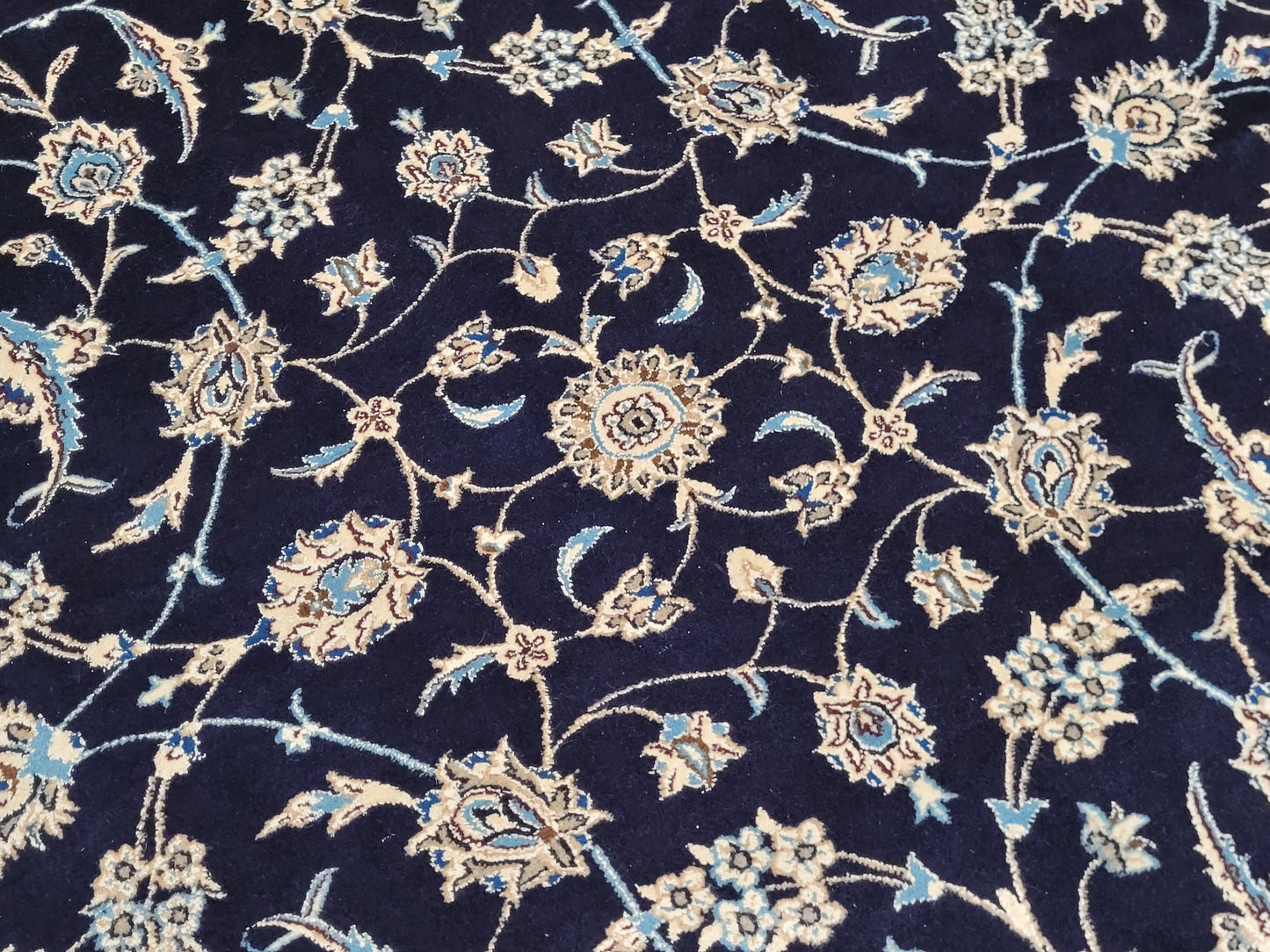 Nain Teppich 340x240 cm feine Wolle mit Seide klassisches Blumenmuster