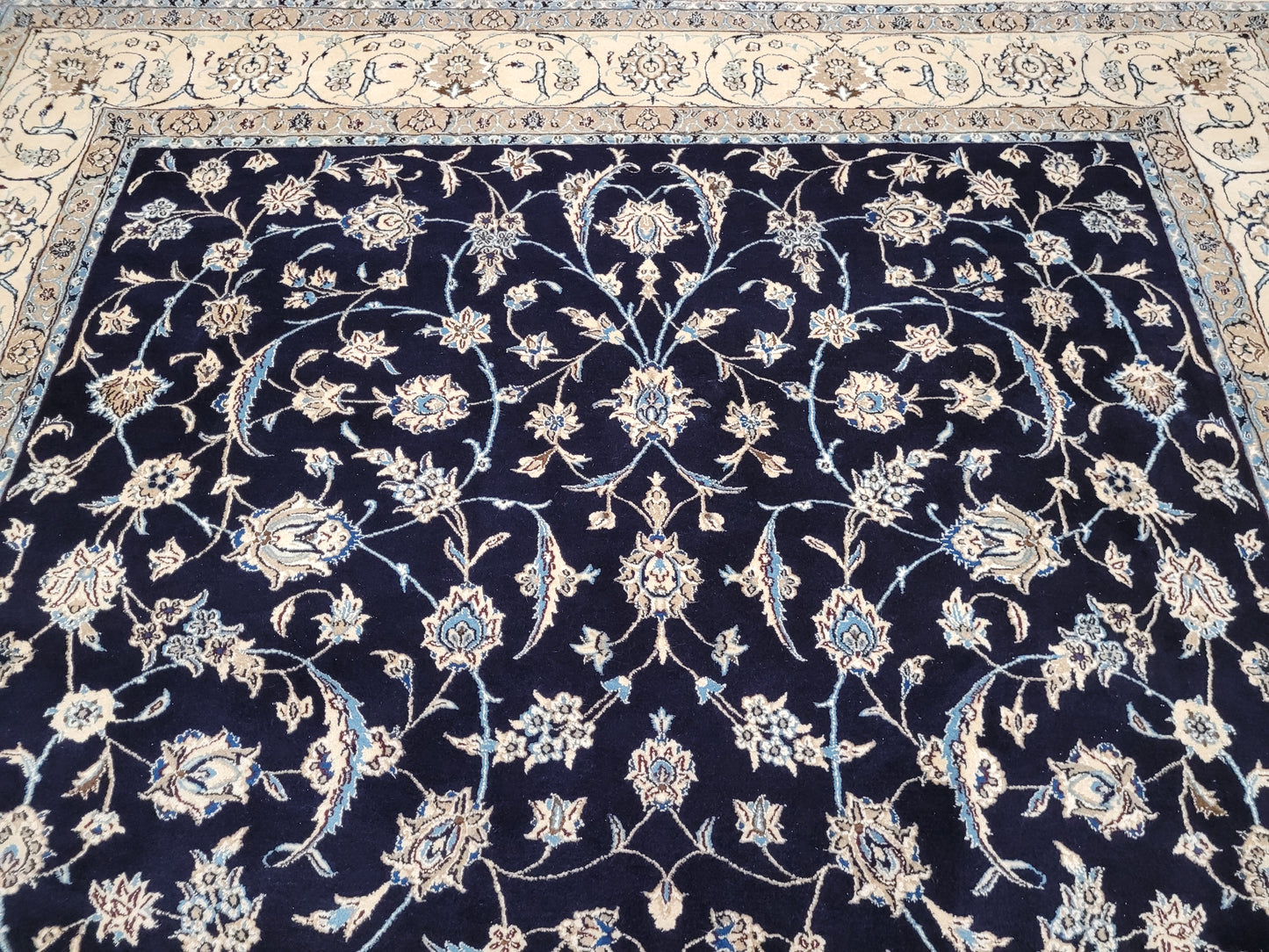 Nain Teppich 340x240 cm feine Wolle mit Seide klassisches Blumenmuster