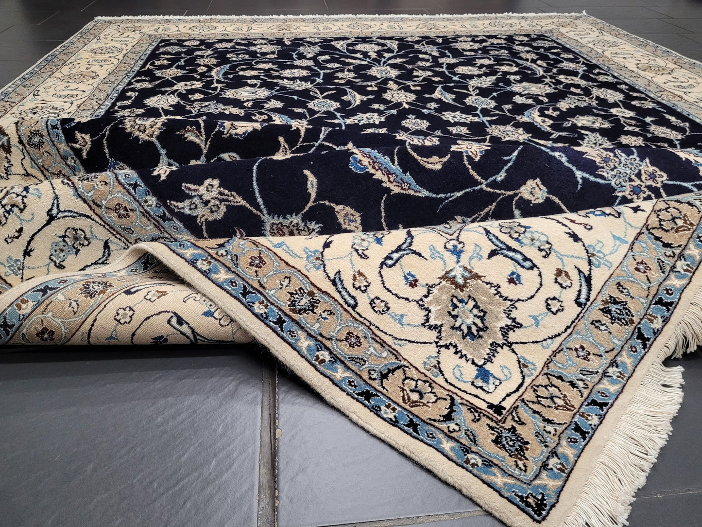 Nain Teppich 340x240 cm feine Wolle mit Seide klassisches Blumenmuster