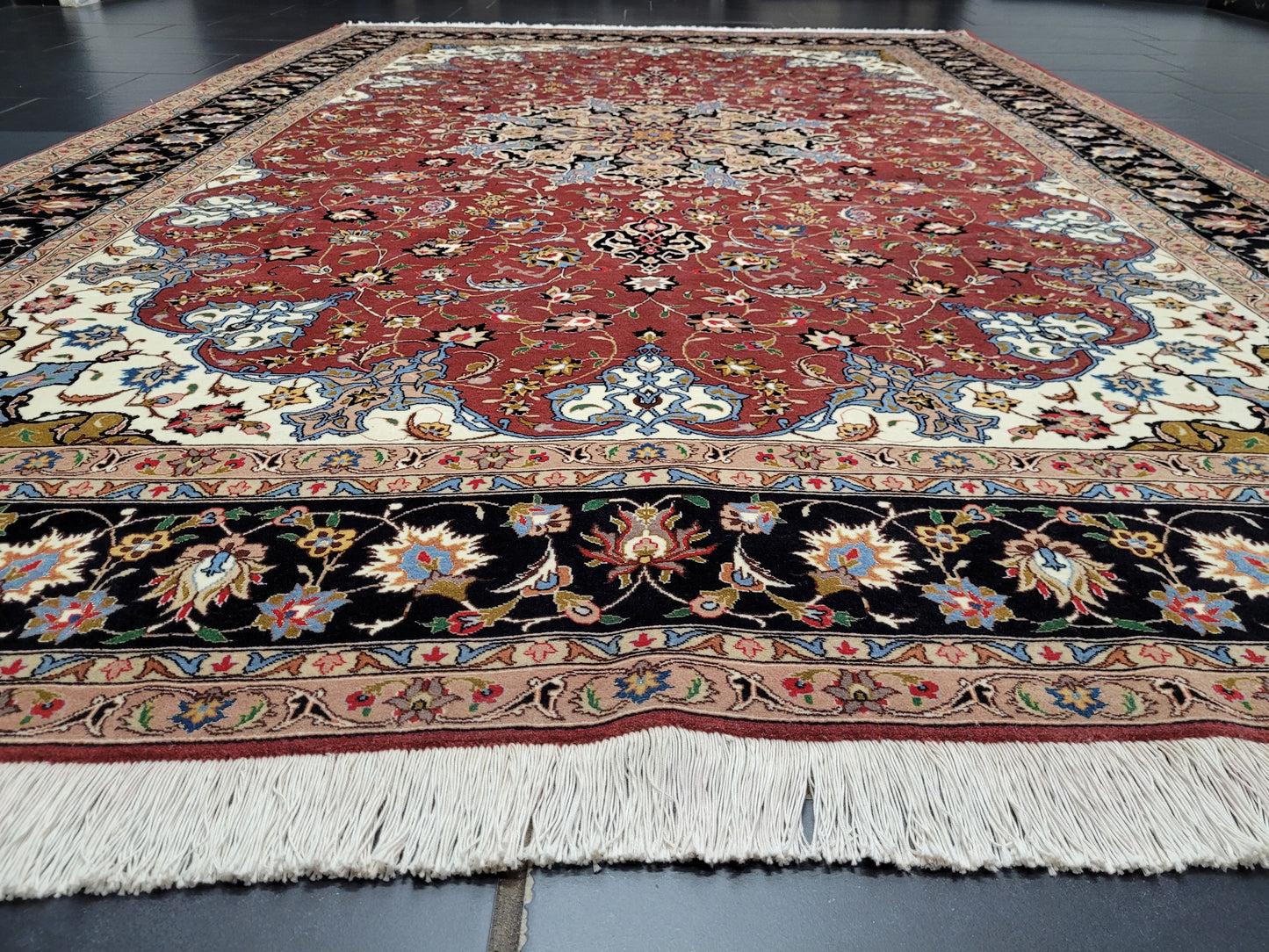 Täbriz Teppich 305x205 cm Korkwolle mit Seidenakzenten feine Knüpfung