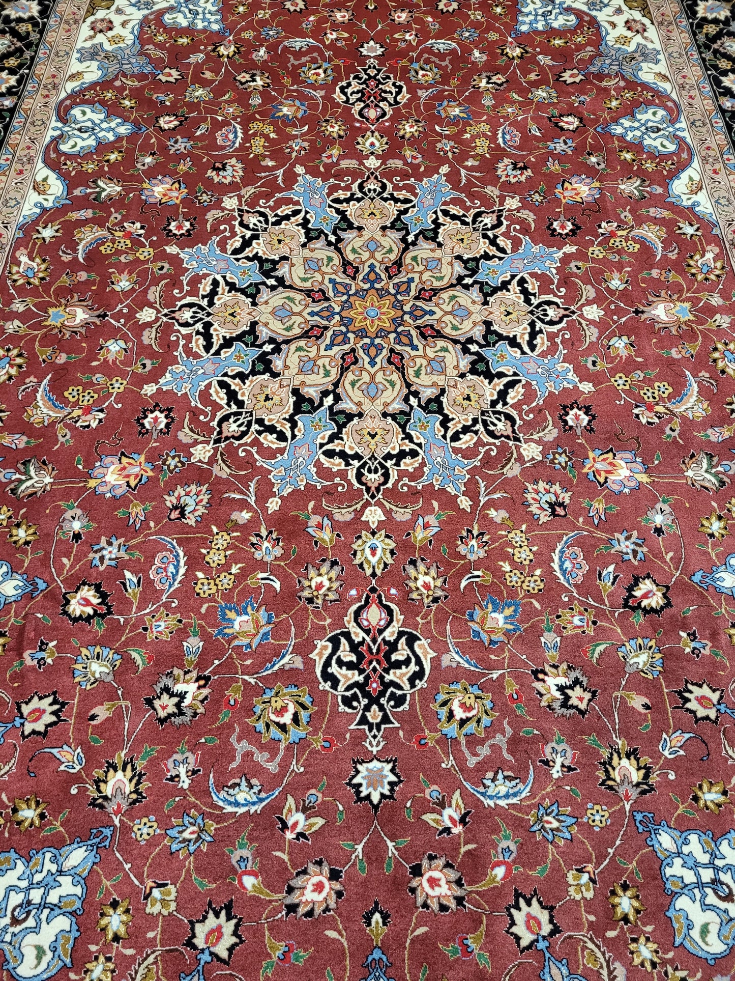 Täbriz Teppich 305x205 cm Korkwolle mit Seidenakzenten feine Knüpfung