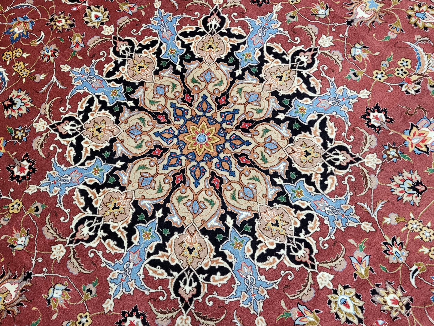 Täbriz Teppich 305x205 cm Korkwolle mit Seidenakzenten feine Knüpfung