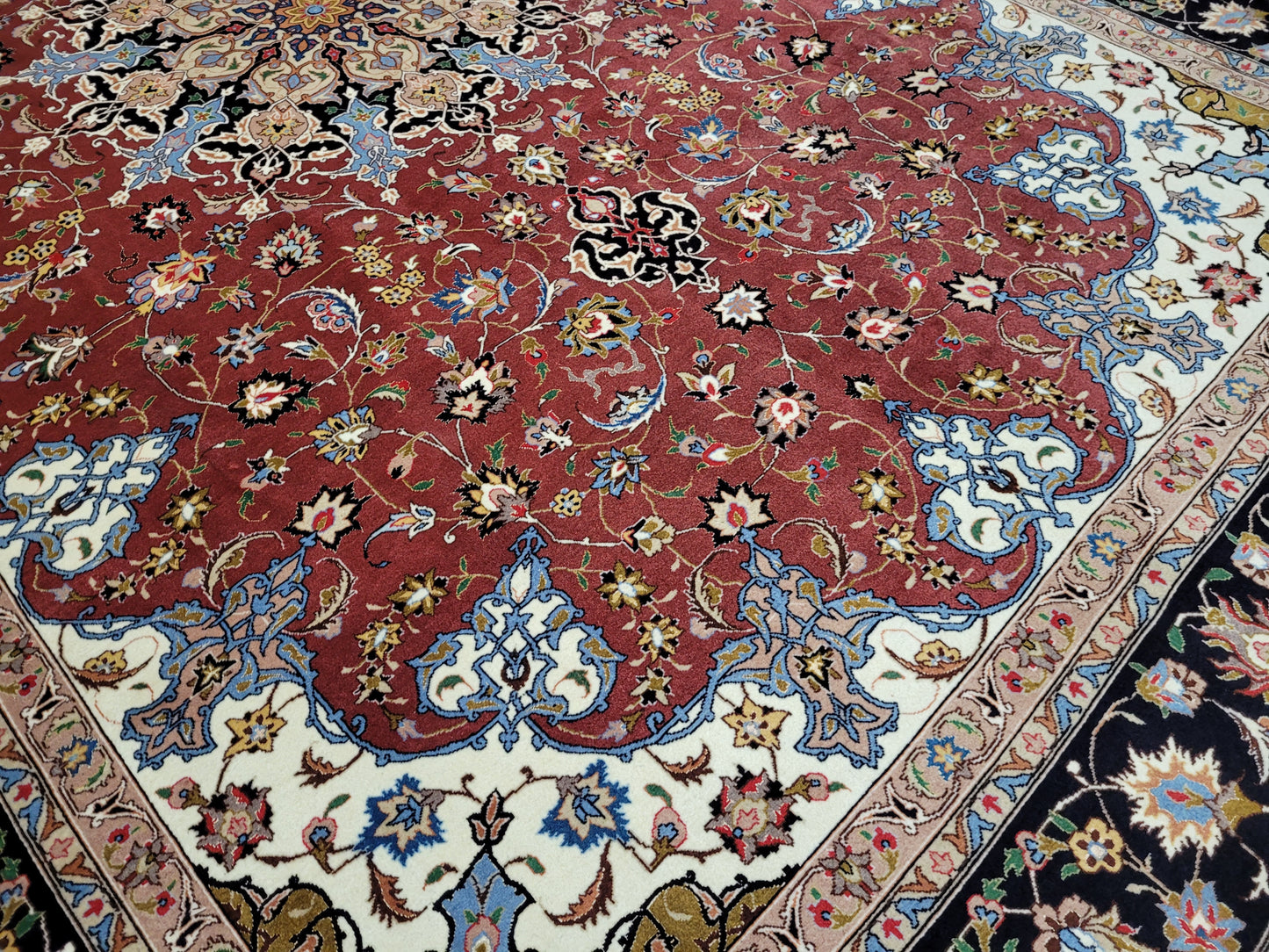 Täbriz Teppich 305x205 cm Korkwolle mit Seidenakzenten feine Knüpfung