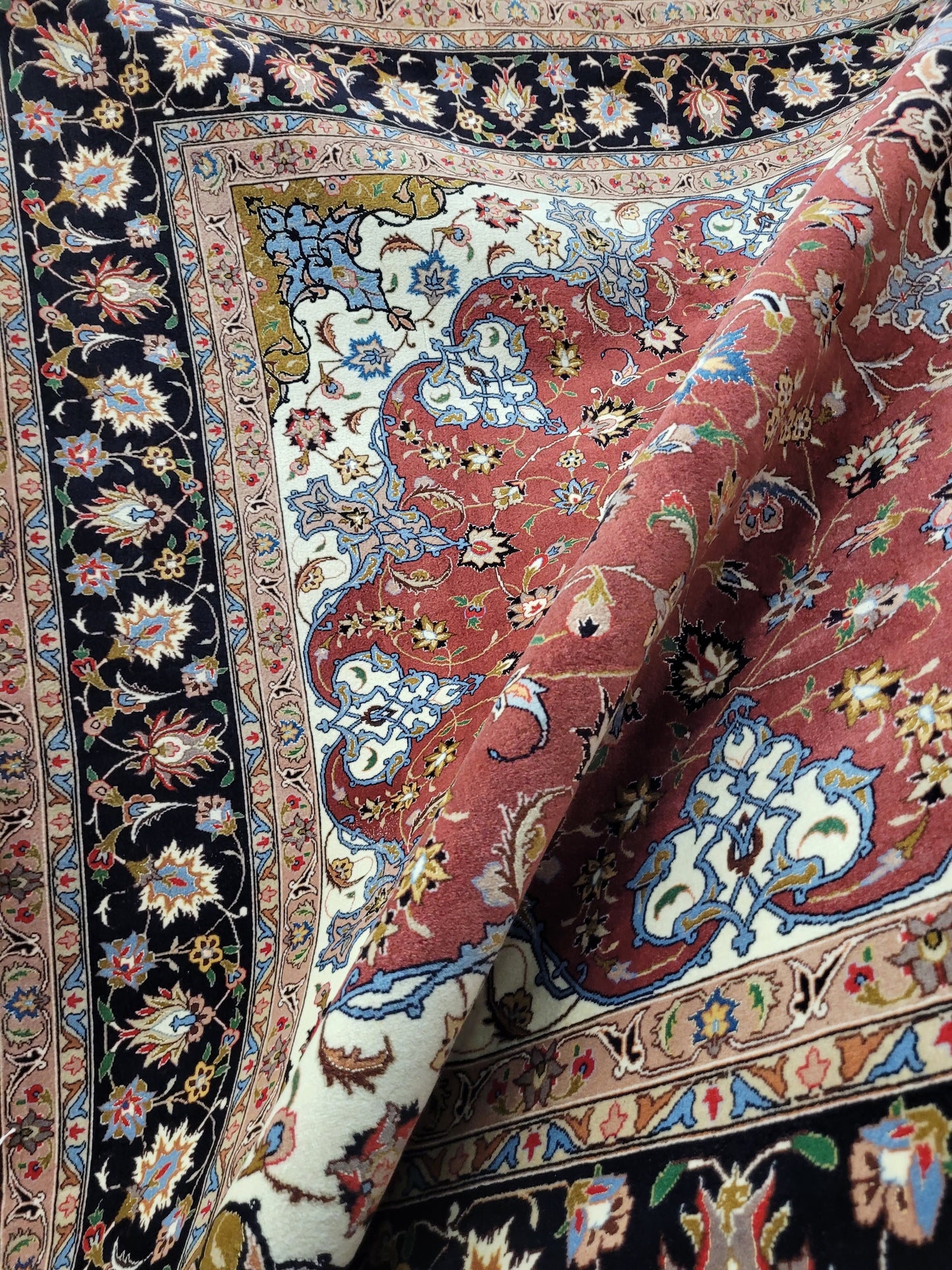 Täbriz Teppich 305x205 cm Korkwolle mit Seidenakzenten feine Knüpfung