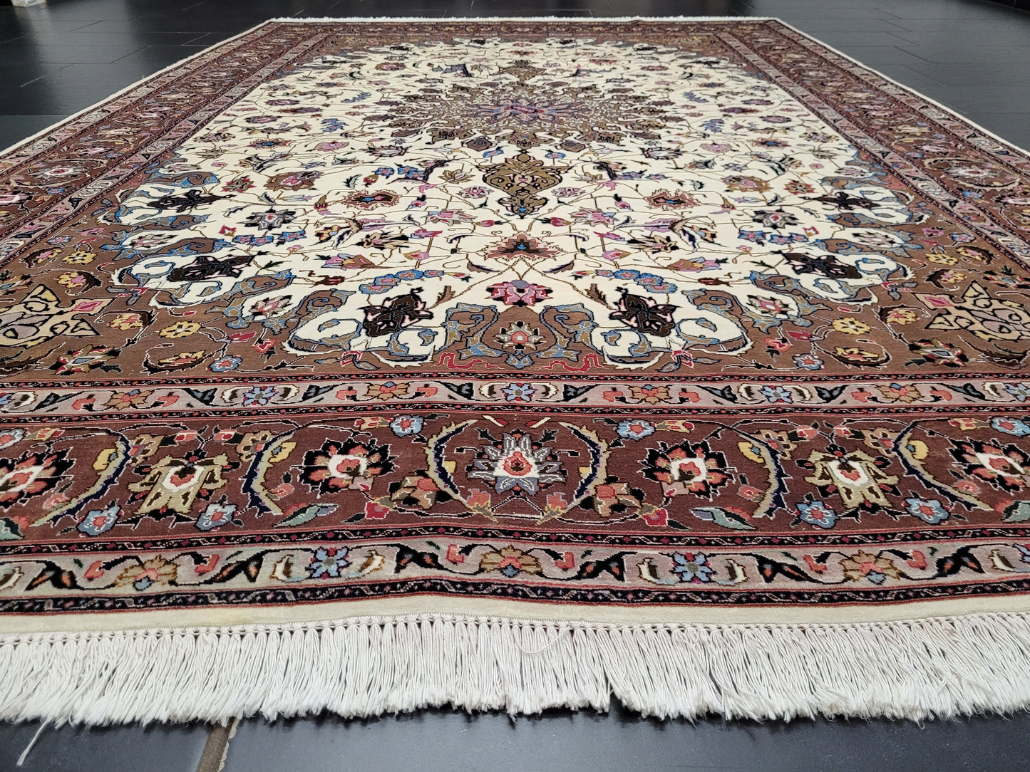 Täbriz Teppich 305x205 cm Korkwolle mit Seidenanteil feine Knüpfung