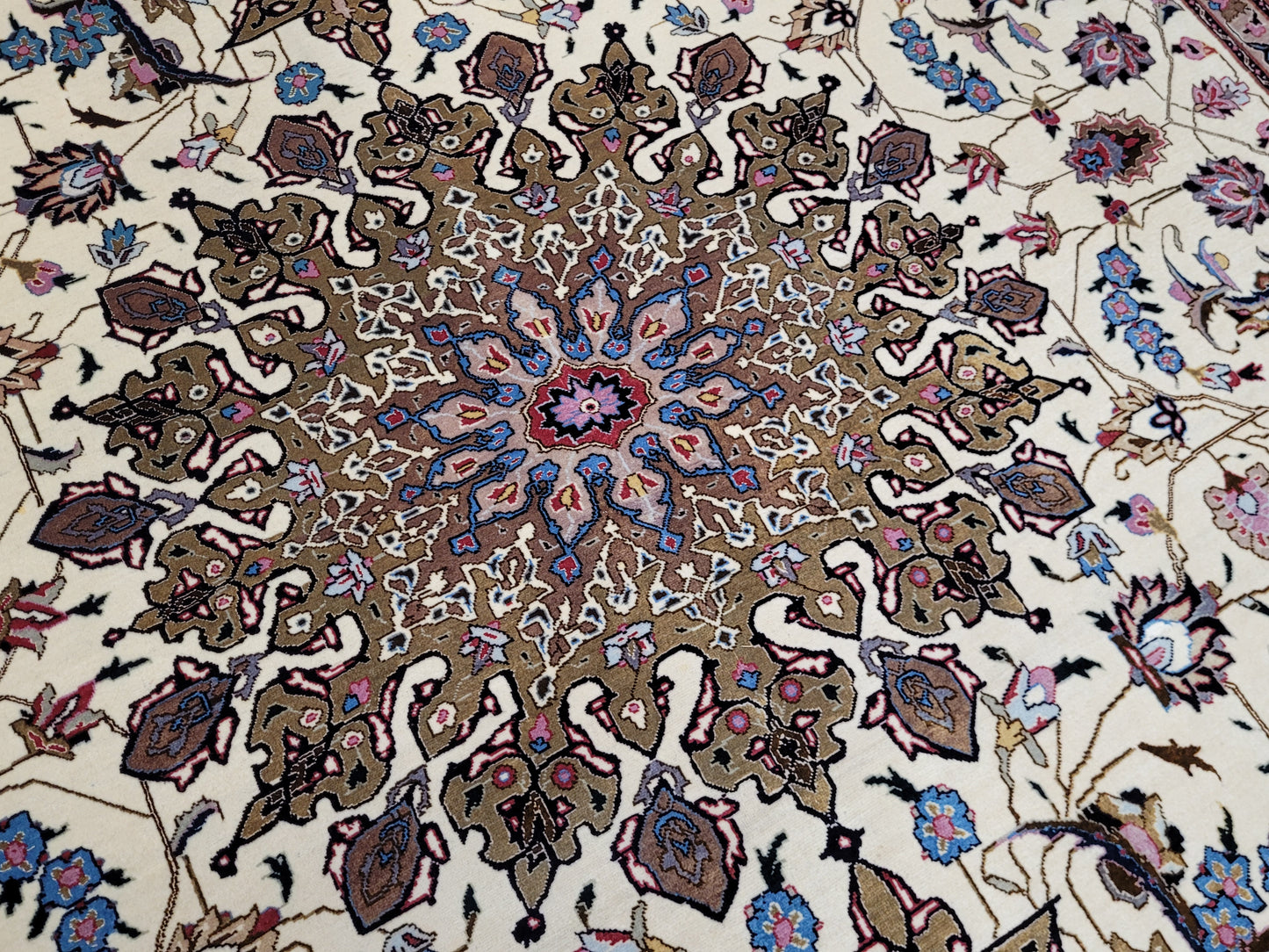 Täbriz Teppich 305x205 cm Korkwolle mit Seidenanteil feine Knüpfung