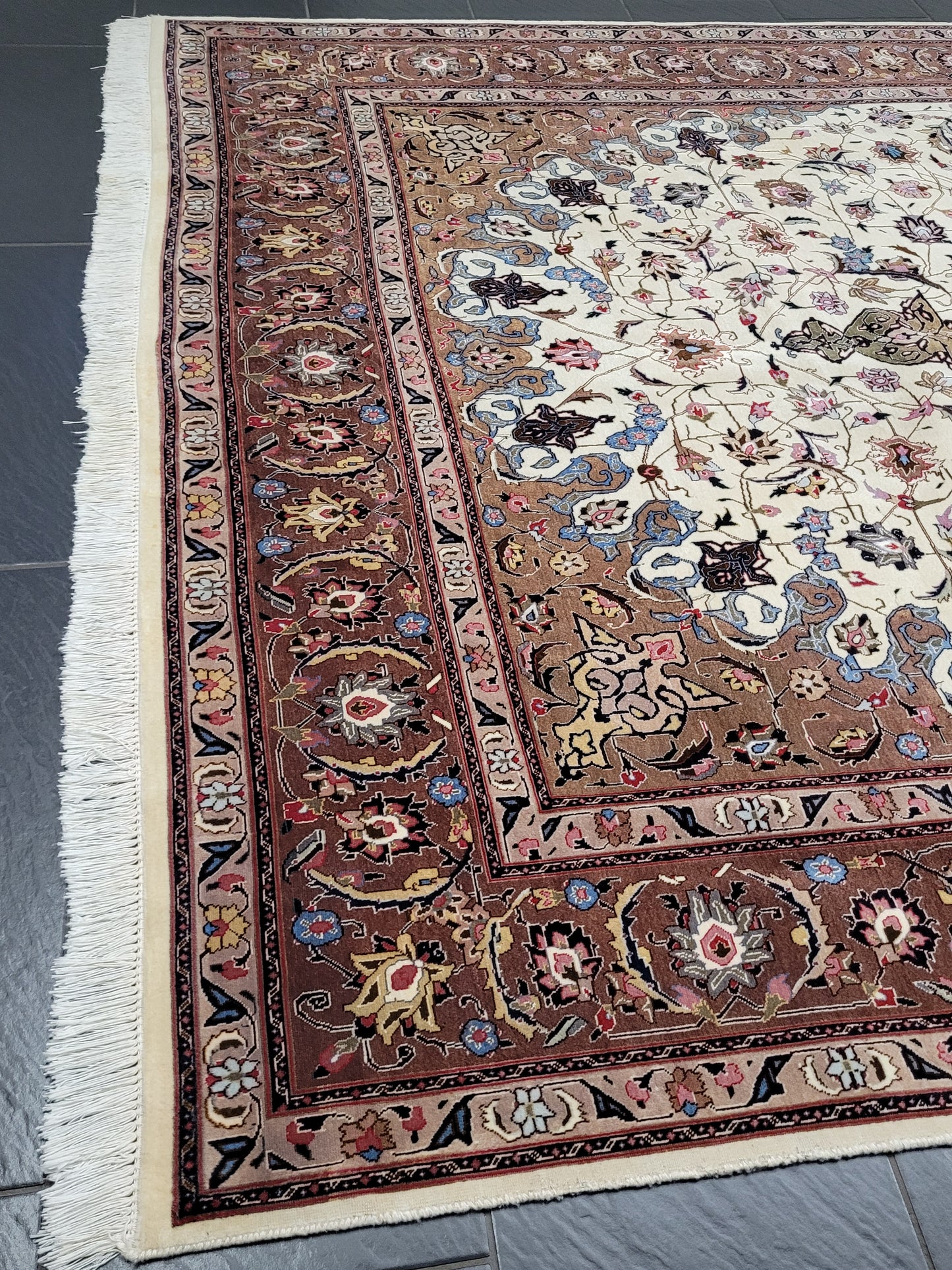 Täbriz Teppich 305x205 cm Korkwolle mit Seidenanteil feine Knüpfung