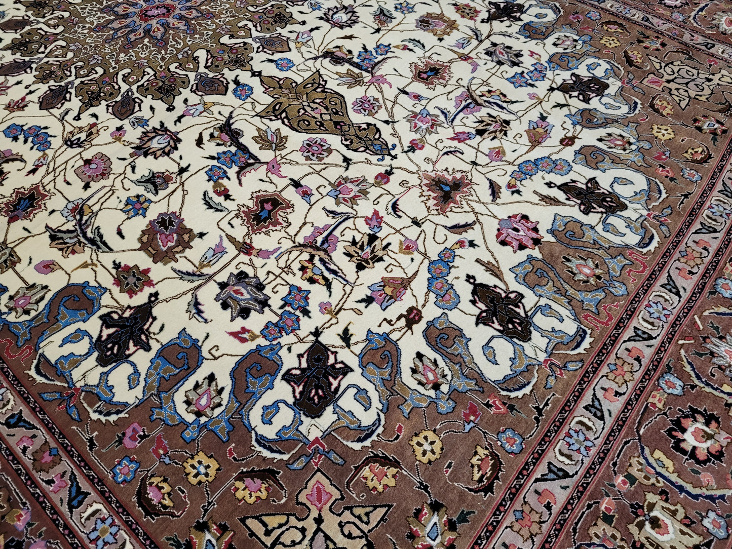 Täbriz Teppich 305x205 cm Korkwolle mit Seidenanteil feine Knüpfung
