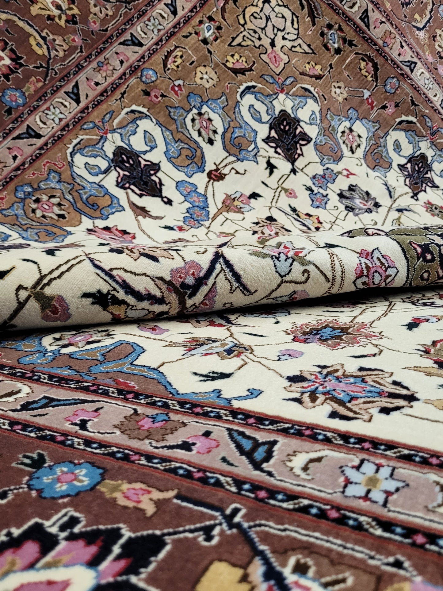 Täbriz Teppich 305x205 cm Korkwolle mit Seidenanteil feine Knüpfung